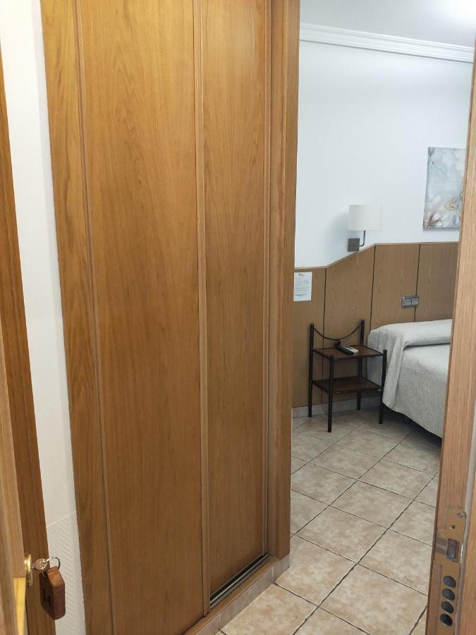 Hostal Maria Ronda Madrid Luaran gambar