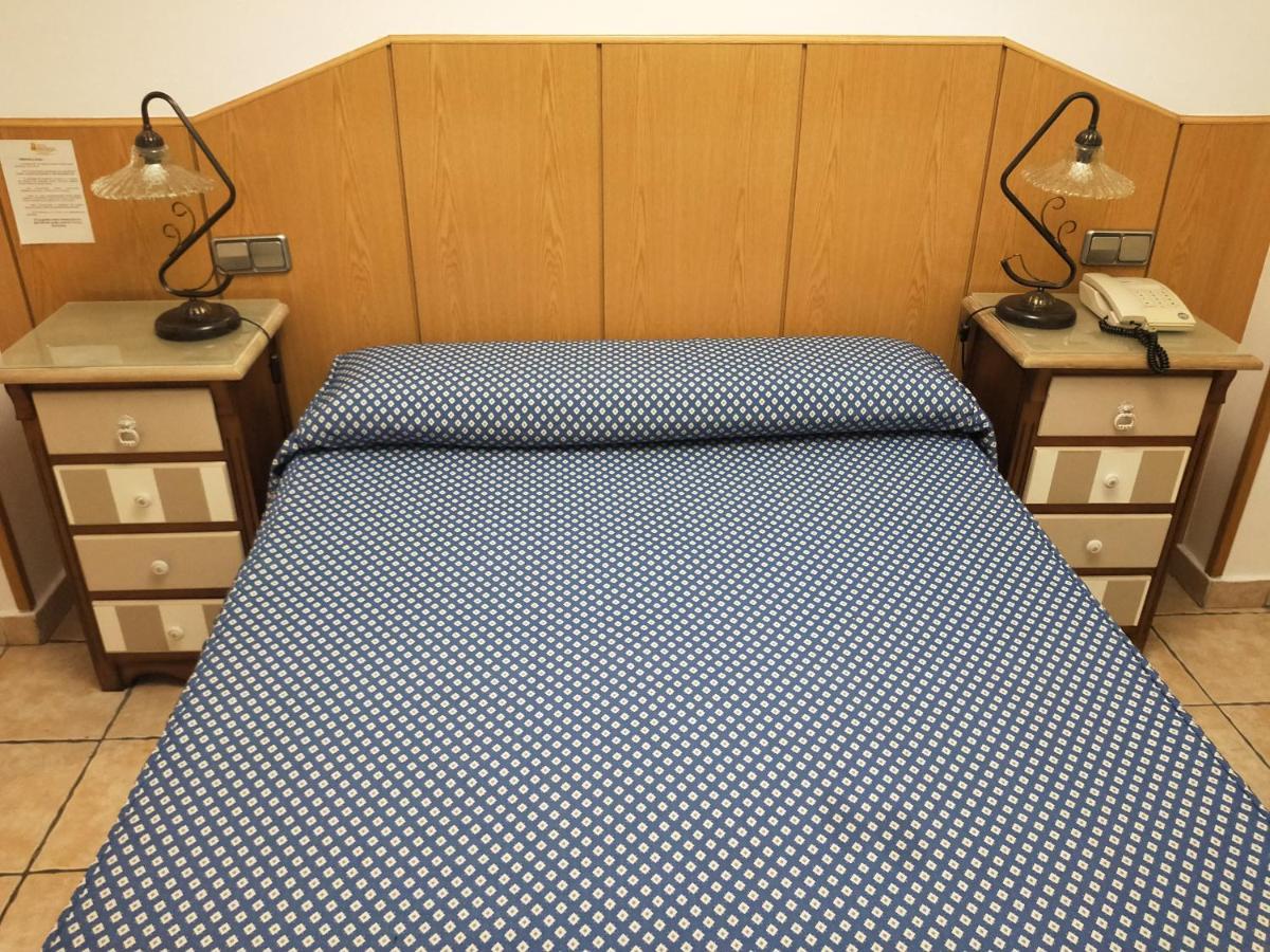 Hostal Maria Ronda Madrid Luaran gambar
