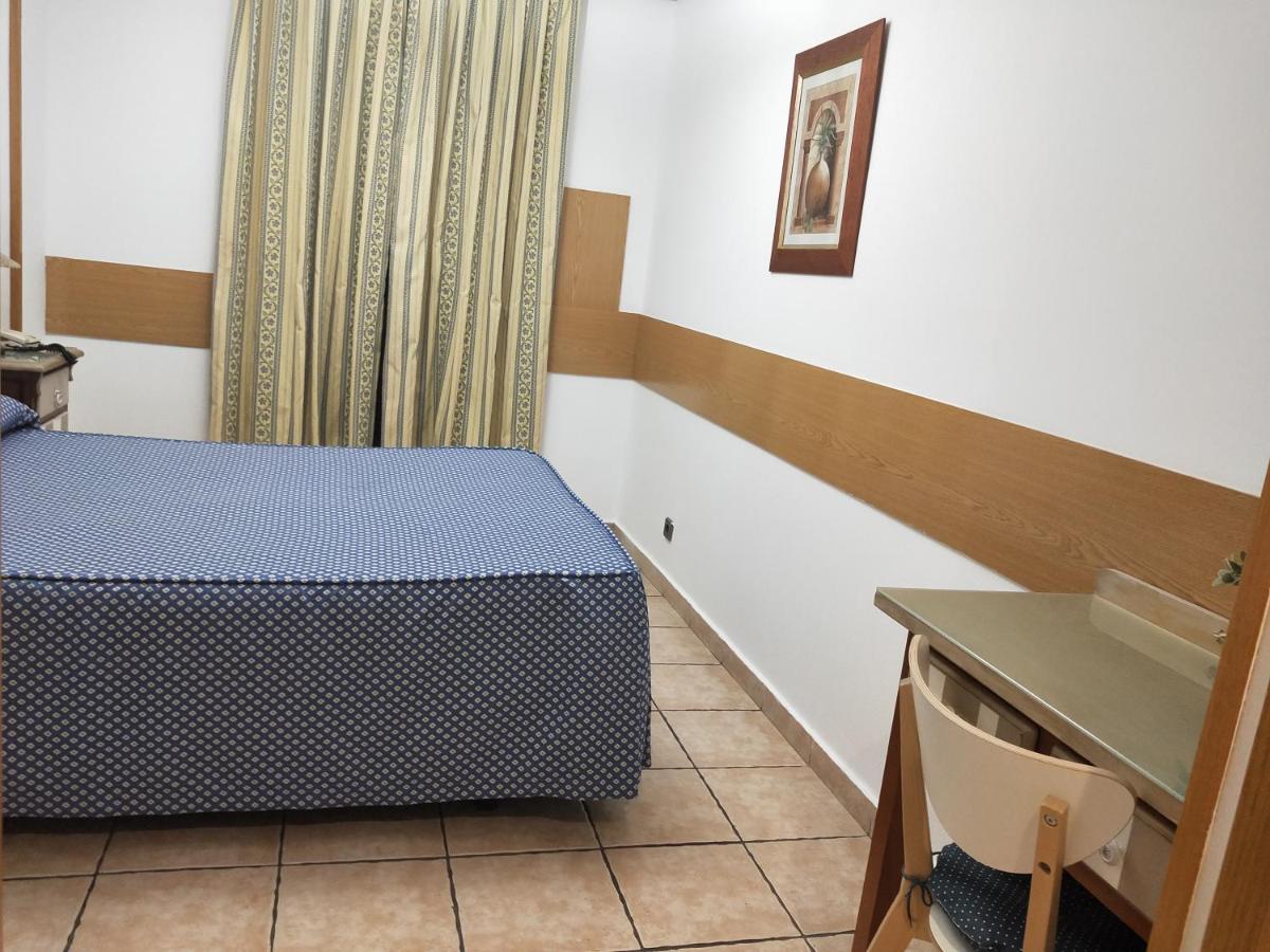 Hostal Maria Ronda Madrid Luaran gambar