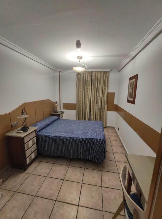 Hostal Maria Ronda Madrid Luaran gambar
