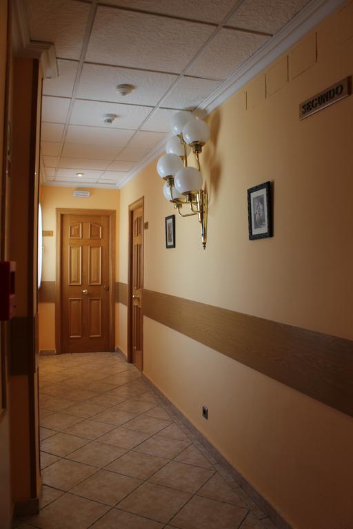 Hostal Maria Ronda Madrid Luaran gambar