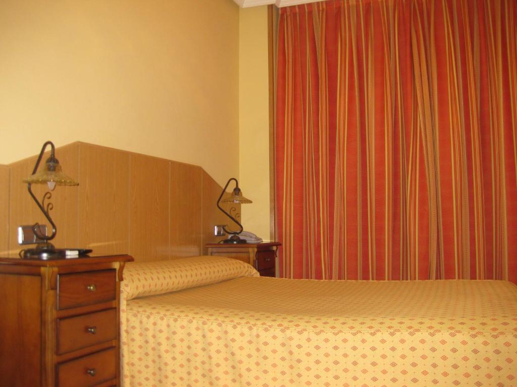 Hostal Maria Ronda Madrid Luaran gambar