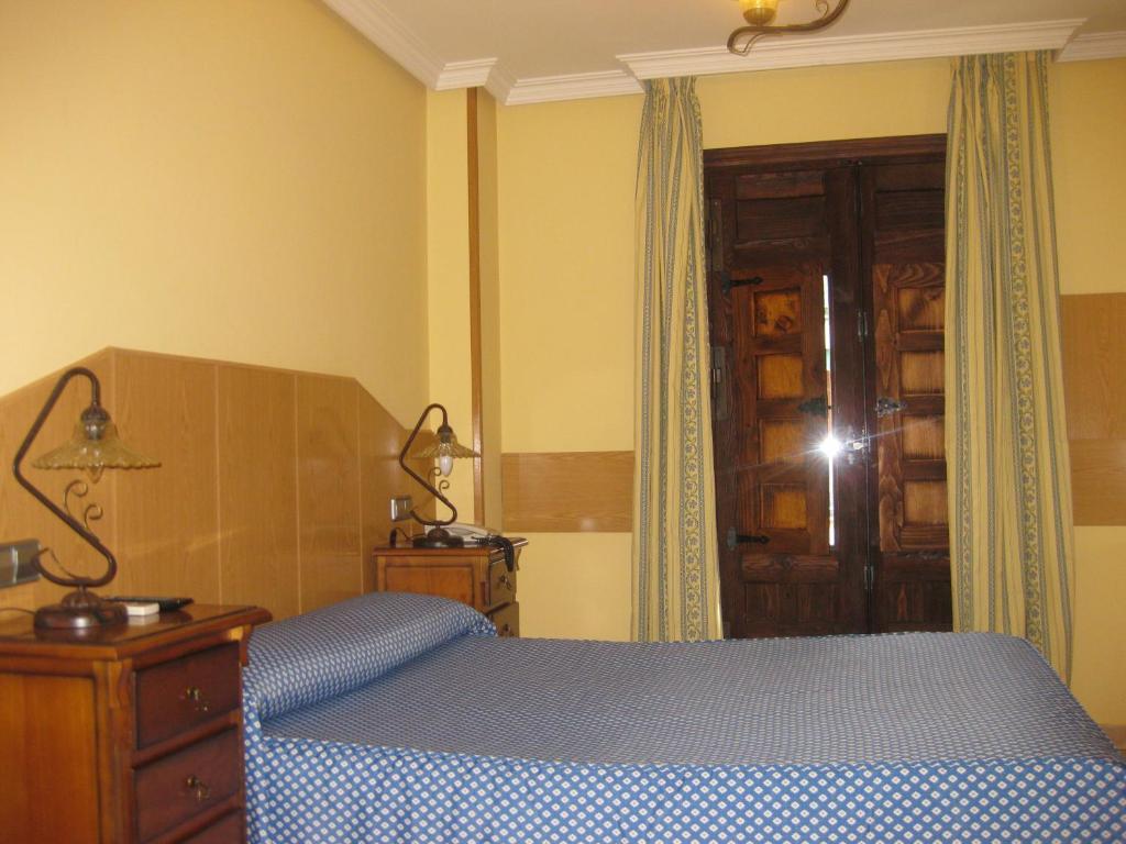 Hostal Maria Ronda Madrid Luaran gambar