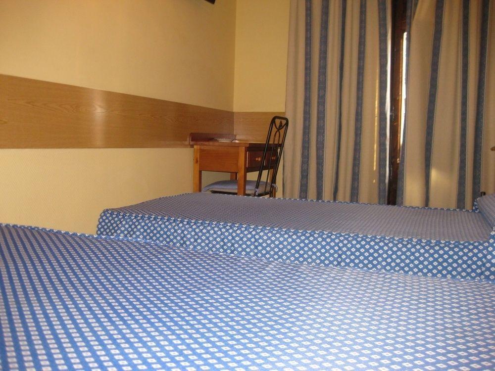 Hostal Maria Ronda Madrid Luaran gambar