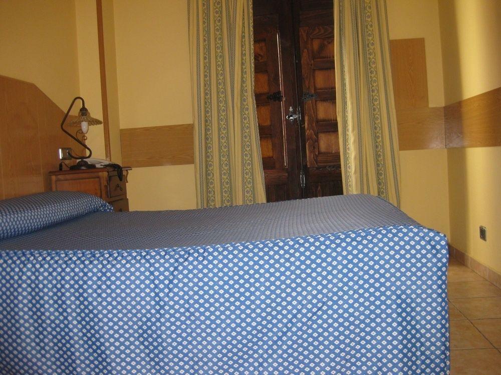 Hostal Maria Ronda Madrid Luaran gambar
