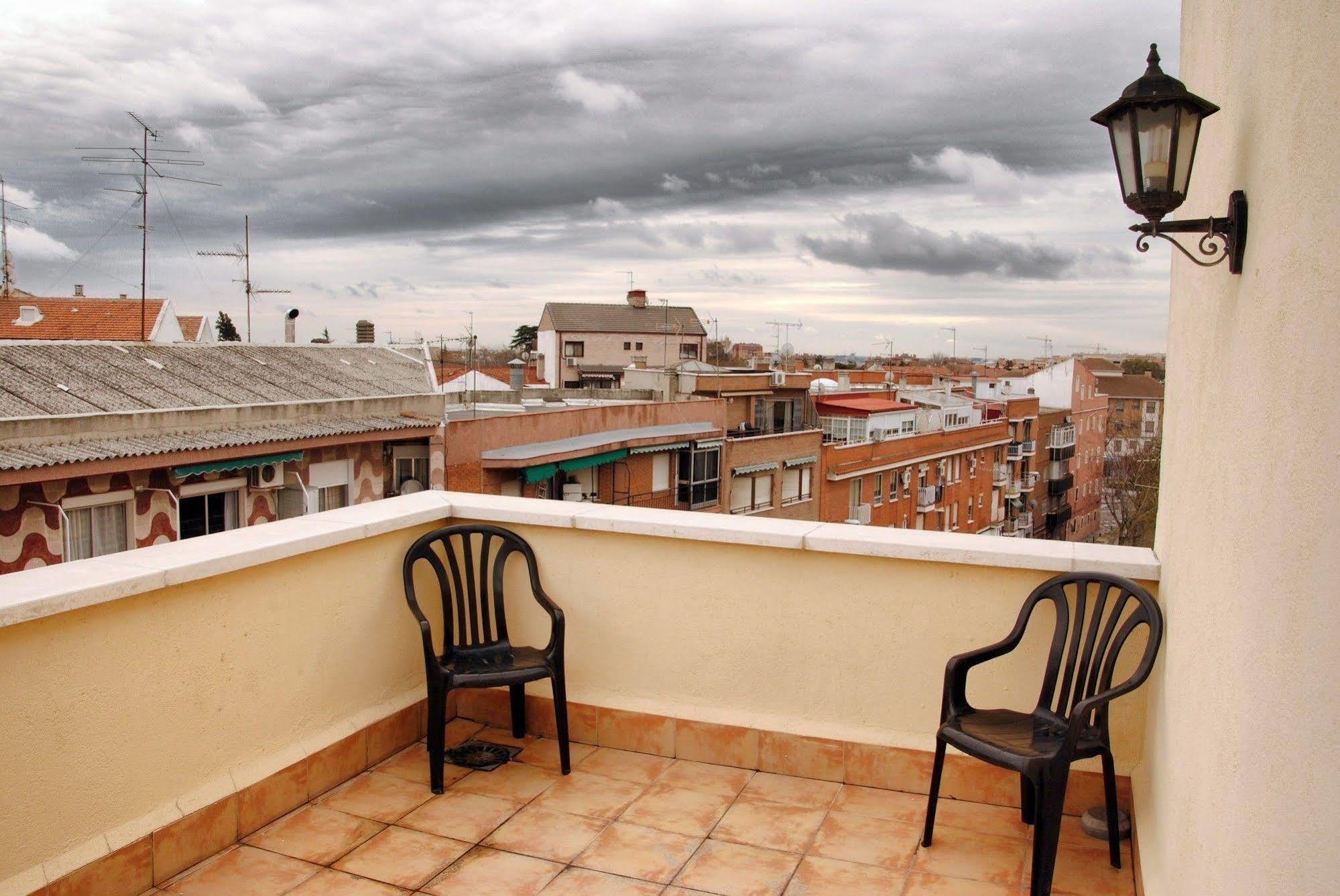 Hostal Maria Ronda Madrid Luaran gambar